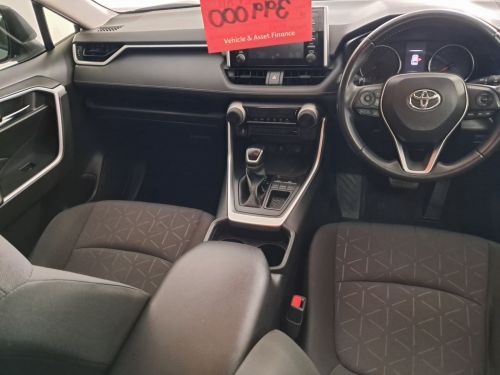 Toyota RAV4 2.0 A/T in Namibia