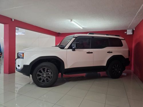 Toyota Prado 2.8GD6 VX-R AT in Namibia