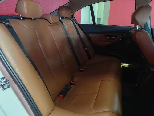 BMW 335i Luxury AT (F30) 225KW in Namibia