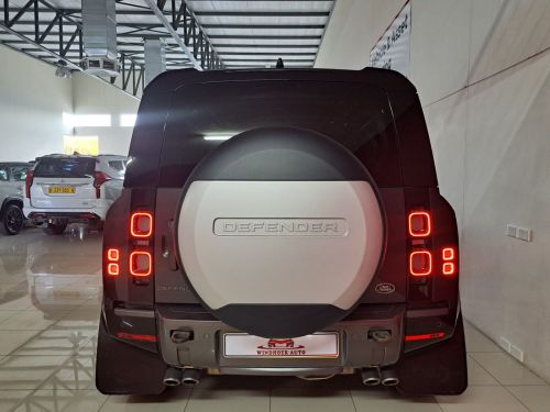 Land Rover Defender 100 P525 V8 (386KW) in Namibia