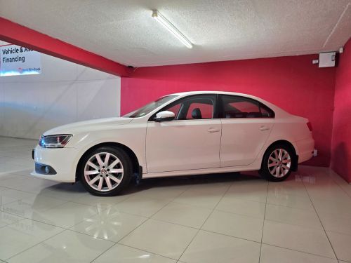 Volkswagen Jetta VI 1.4 TSI Highline in Namibia
