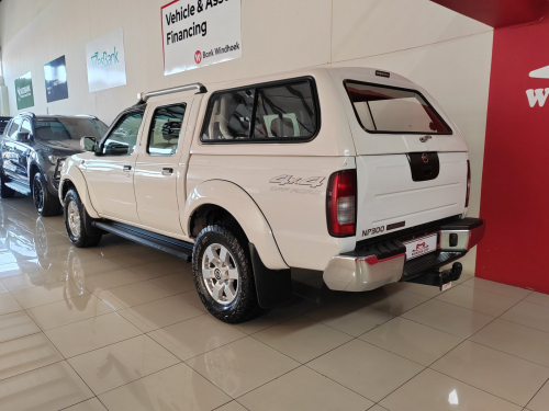 Nissan NP300 Hardbody 2.5 TDI 4X4 DC in Namibia