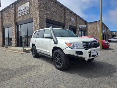 Toyota LAND CRUISER 200 V8 VX 4.5D 4X4 A/T in Namibia