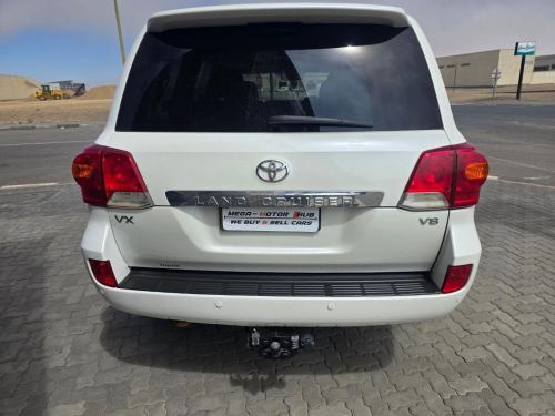 Toyota LAND CRUISER 200 V8 VX 4.5D 4X4 A/T in Namibia