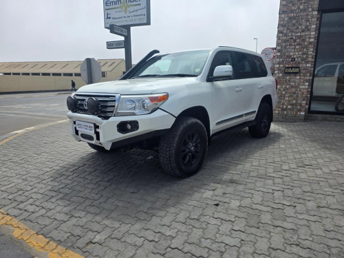 Toyota LAND CRUISER 200 V8 VX 4.5D 4X4 A/T in Namibia