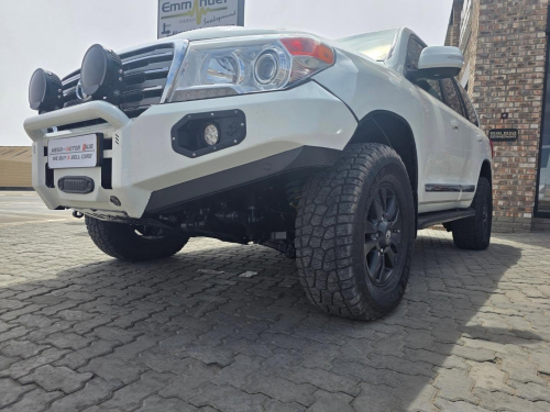 Toyota LAND CRUISER 200 V8 VX 4.5D 4X4 A/T in Namibia