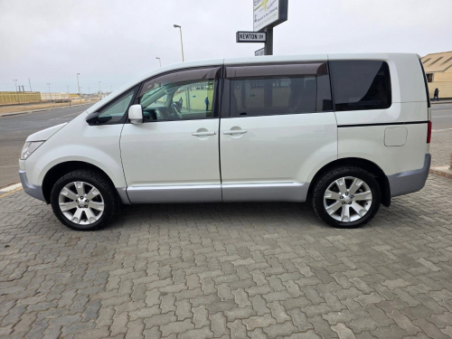 Mitsubishi DELICA D5 2.4 4X4 A/T in Namibia
