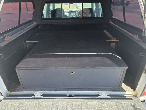 Nissan NP300 HARDBODY 2.5 TDI 4X4 M/T D/C in Namibia
