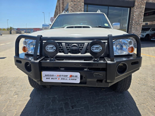 Nissan NP300 HARDBODY 2.5 TDI 4X4 M/T D/C in Namibia