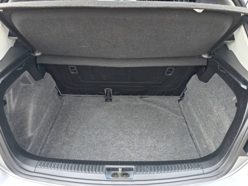 Volkswagen POLO VIVO 1.4 M/T in Namibia