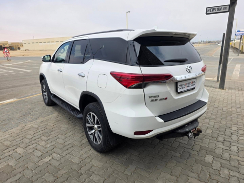 Toyota FORTUNER 2.8 GD-6 4X4 M/T in Namibia