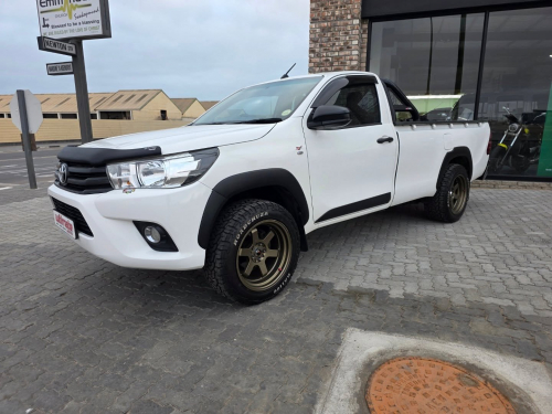 Toyota HILUX 2.4 GD AC M/T in Namibia