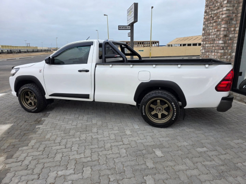 Toyota HILUX 2.4 GD AC M/T in Namibia
