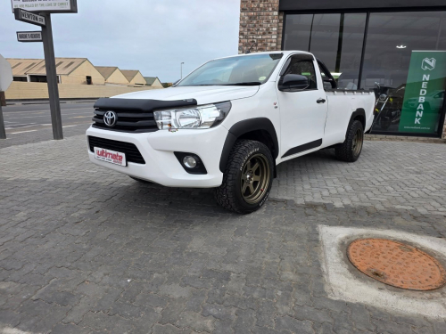 Used Toyota HILUX 2.4 GD AC M/T for sale in Swakopmund