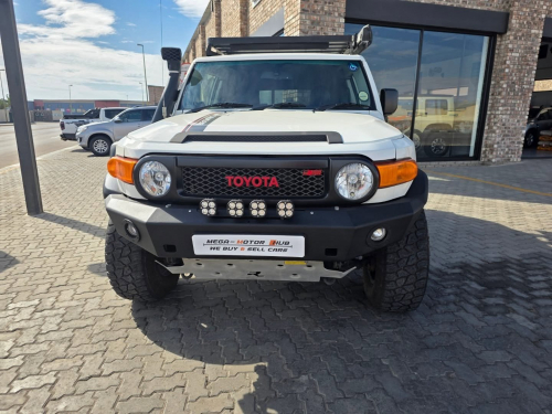 Toyota FJ CRUISER 4.0 V6 4X4 A/T in Namibia