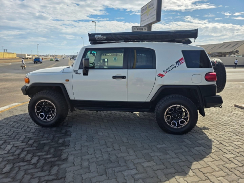 Toyota FJ CRUISER 4.0 V6 4X4 A/T in Namibia