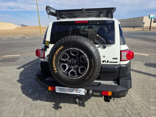 Toyota FJ CRUISER 4.0 V6 4X4 A/T in Namibia