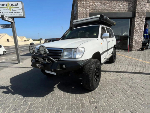 Toyota LAND CRUISER 105 GX 4.5EFI 4X4 M/T in Namibia