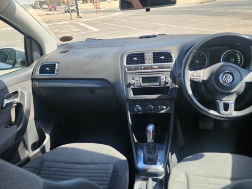 Volkswagen POLO 1.6 COMFORTLINE TIP A/T (LOCAL) in Namibia