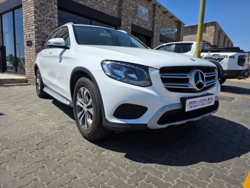Mercedes-Benz GLC 220D 4 MATIC A/T in Namibia