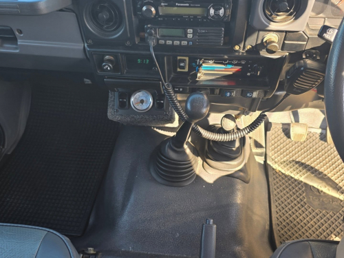 Toyota LANDCRUISER 4.5 EFI M/T 4X4 P/U D/C CAMPER in Namibia