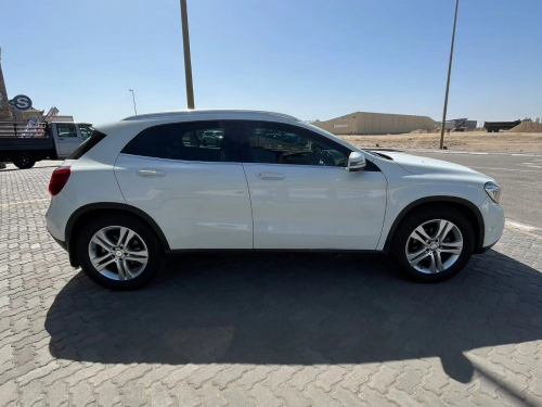 Mercedes-Benz GLA 220 CDI 4MATIC A/T in Namibia
