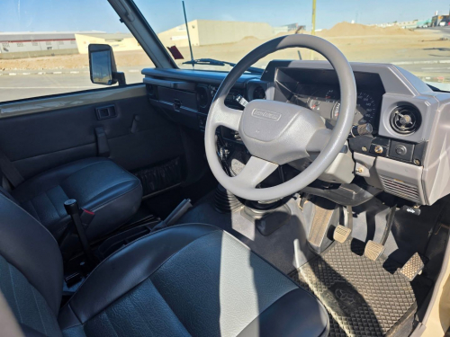 Toyota LAND CRUISER 4.5 EFI M/T 4X4 CAMPER in Namibia