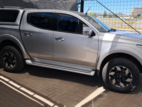 Mitsubishi Triton 2.4 Di- DC 4x4 in Namibia