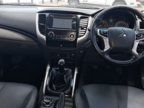 Mitsubishi Triton 2.4 Di- DC 4x4 in Namibia