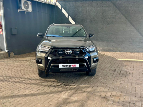 Toyota Hilux 2.8 Legend 55 4x4 DC A/T in Namibia