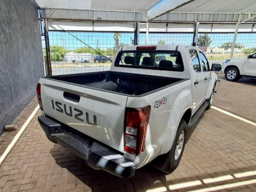 Isuzu Kb 250 D-teq Ho Hi Rider 4x4 D/c in Namibia