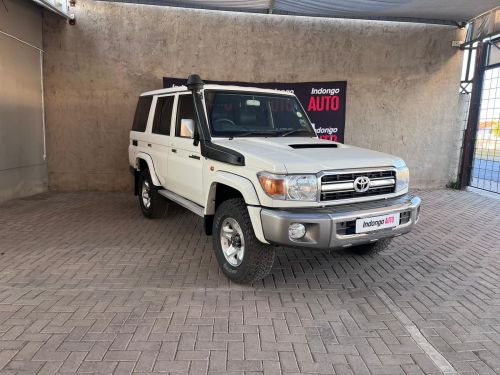 Toyota Land Cruiser Station Wagon 4.5 V8 in Namibia