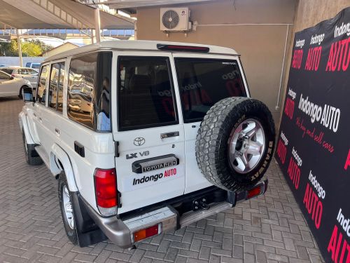 Toyota Land Cruiser Station Wagon 4.5 V8 in Namibia