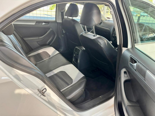 Volkswagen Jetta Vi 1.4 Tsi Highline in Namibia