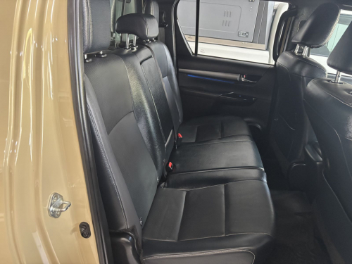 Toyota Hilux Legend Rs D/cab 4x4 A/t 2.8 in Namibia