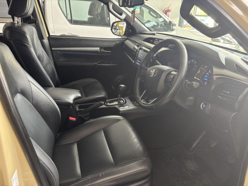Toyota Hilux Legend Rs D/cab 4x4 A/t 2.8 in Namibia
