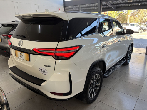 Toyota Fortuner 2.4 4x4 A/t in Namibia