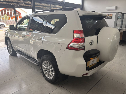 Toyota Prado VX 3.0 Diesel A/t 4x4 in Namibia