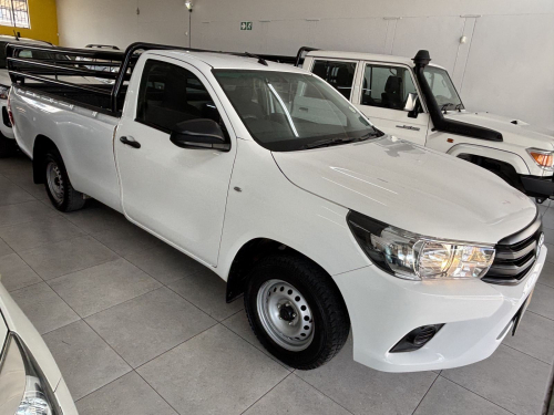 Toyota Hilux 2.4 s/cab 2x4 m/t in Namibia