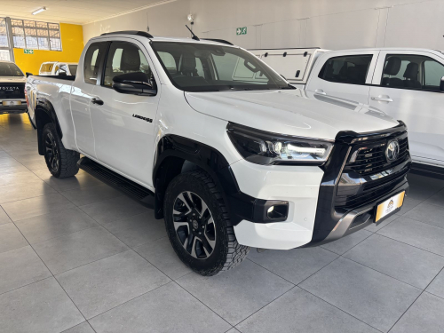 Toyota Hilux Legend 55 Ex/cab 4x4 A/t 2.8 in Namibia
