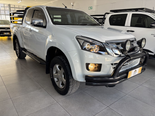 Isuzu D teq 3.0 Ex/cab 4x4 M/t in Namibia