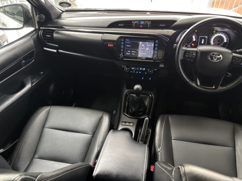 Toyota Hilux Legend 50 D/cab 2x4 M/t 2.8 in Namibia