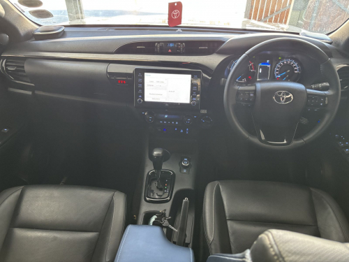 Toyota Hilux Legend 2.8 RS D/cab 4x4 A/t 48v in Namibia