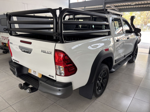 Toyota Hilux D/cab Raider X 2.4 4x4 A/t in Namibia