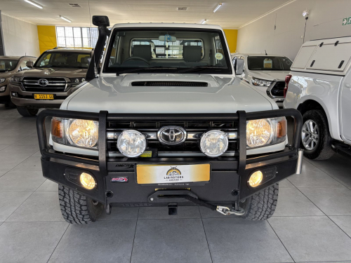 Toyota Land cruiser S/cab V8 diesel in Namibia