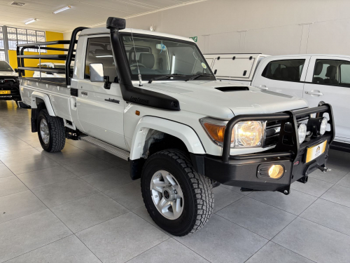 Used Toyota Land cruiser S/cab V8 diesel for sale in Gobabis