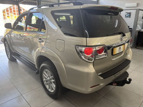 Toyota Fortuner 2.5 Vnt 2x4 A/t in Namibia