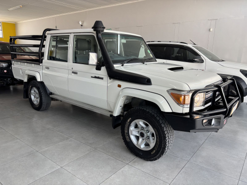 Toyota Land cruiser D/cab 4.5 V8 Diesel in Namibia