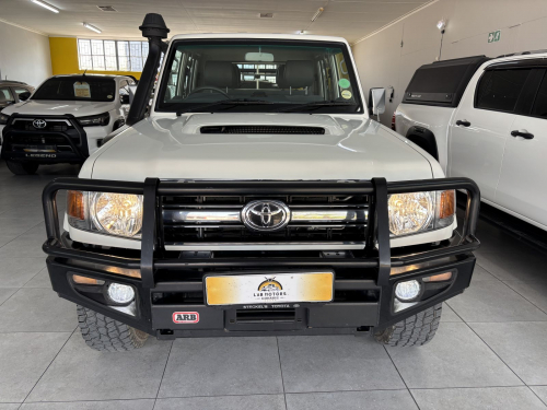 Toyota Land cruiser D/cab 4.5 V8 Diesel in Namibia