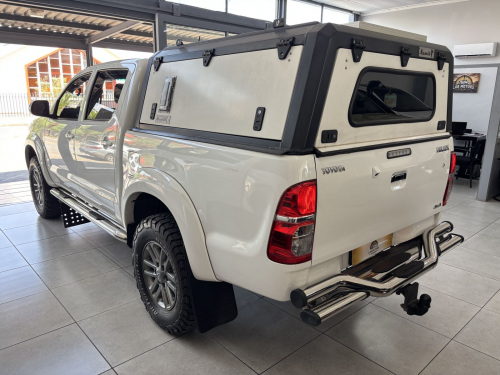 Toyota Hilux 4.0 V6 D/cab 4x4 A/t in Namibia